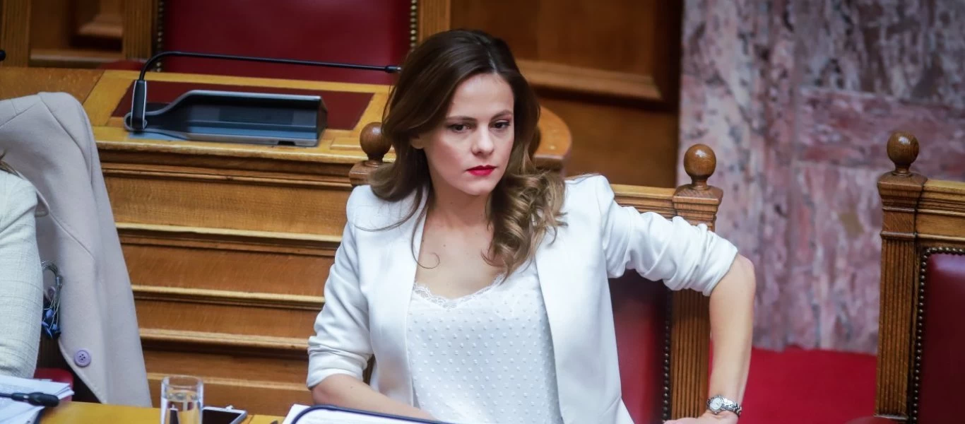 Ε.Αχτσιόγλου: «Βρισκόμαστε μπροστά σε ένα φιάσκο που προσβάλλει ευθέως τον επιστημονικό κόσμο της χώρας»